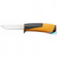 Fiskars 156017 általános kés tokba épített élezővel (1023618)